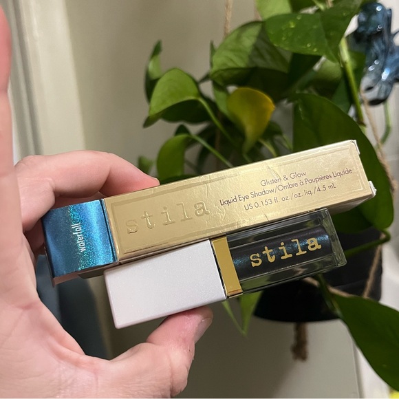 Stila Glisten and Glow Liquid Eye Shadow Waterfall - Picture 2 of 2